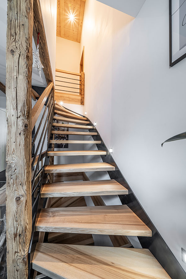 Einfamilienhaus-Altholz-Ausbau-Treppe